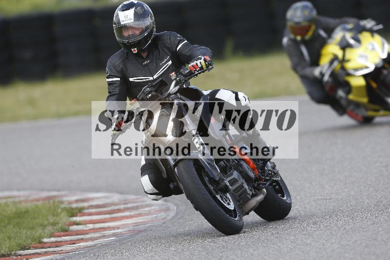 /Archiv-2025/09 22.04.2025 Cornu Master School ADR/gruen-vert/3